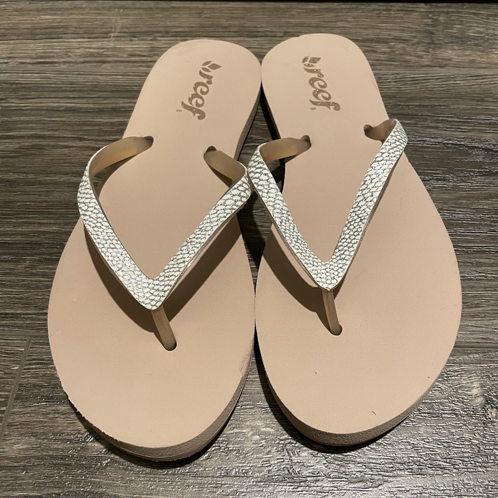 New Never Worn: Reef StarGazer FlipFlops Size 8